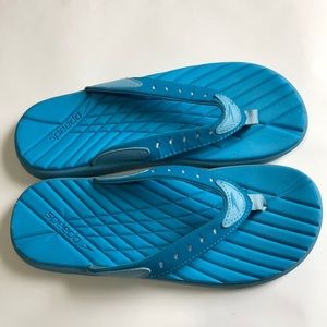 SPEEDO THONG FLIP FLOPS SLIP ON SIZE 7 Blue